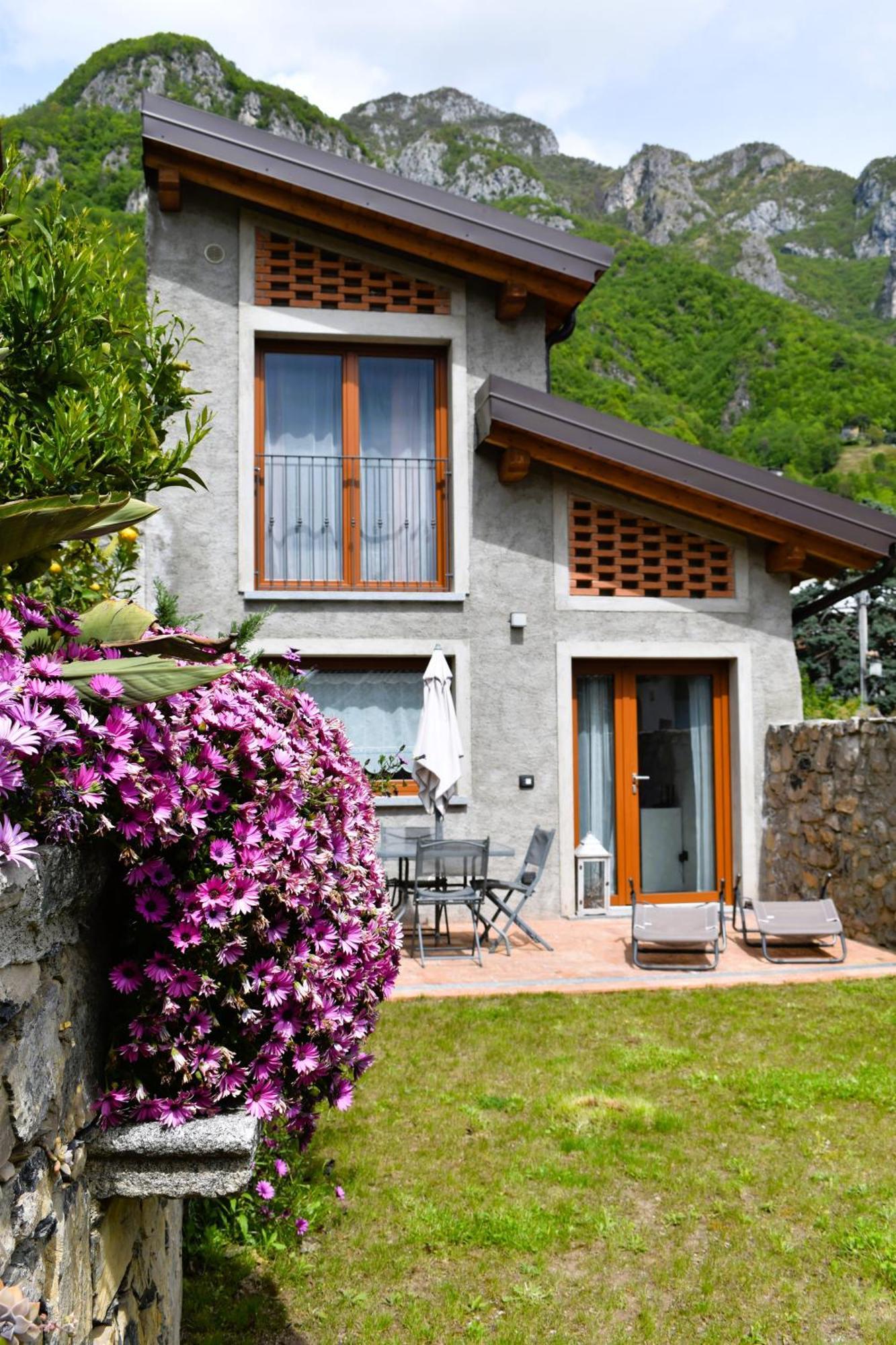 Our Happy Place - Casa Vacanze Per Il Viaggiatore Slow Mandello del Lario Exteriör bild
